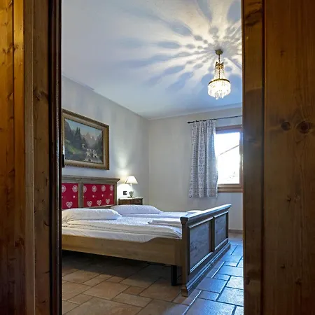 Au Petit Chevrot 2* Αόστα
