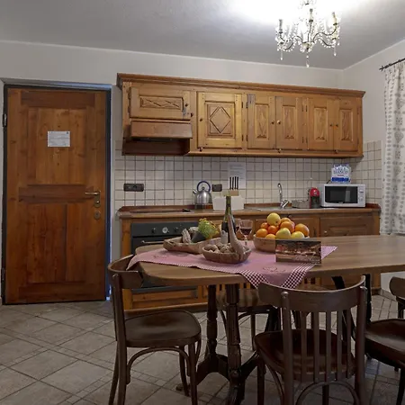 Au Petit Chevrot Ξενοδοχείο με διαμερίσματα Αόστα