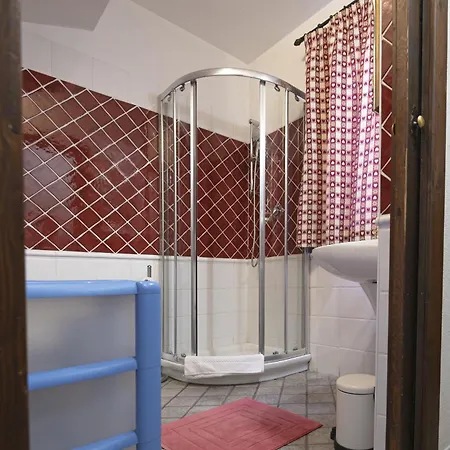 Au Petit Chevrot Cerise