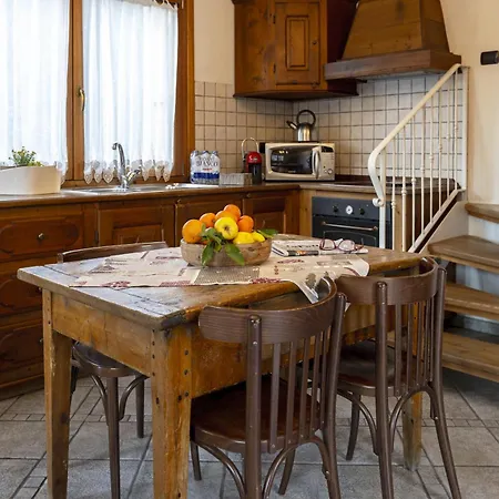 Au Petit Chevrot Ξενοδοχείο με διαμερίσματα 4*
