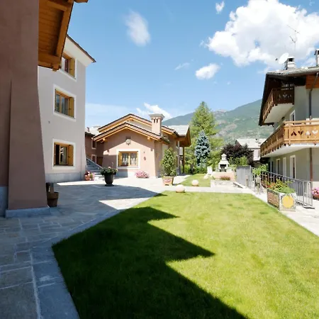 Aparthotel Au Petit Chevrot 4*