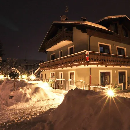 Au Petit Chevrot Hotel apartamentowy Cerise