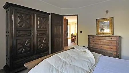 Au Petit Chevrot 2* Αόστα